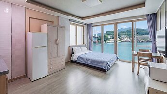 Yeosu Janggun Island Pension