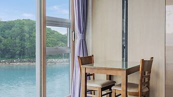 Yeosu Janggun Island Pension