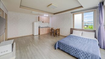 Yeosu Janggun Island Pension
