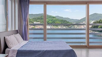 Yeosu Janggun Island Pension