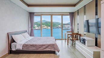 Yeosu Janggun Island Pension
