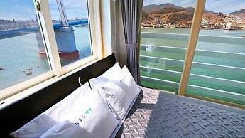 Yeosu Janggun Island Pension