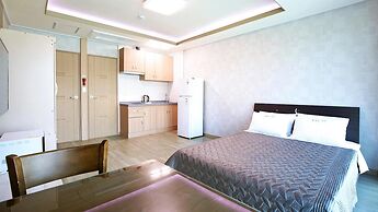 Yeosu Janggun Island Pension