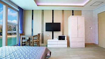 Yeosu Janggun Island Pension