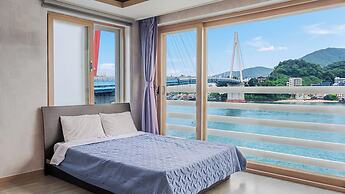 Yeosu Janggun Island Pension