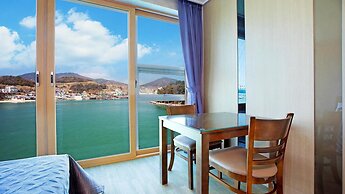 Yeosu Janggun Island Pension