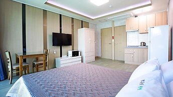 Yeosu Janggun Island Pension