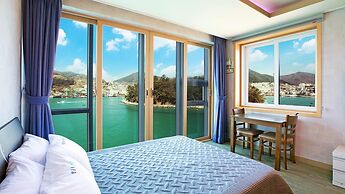 Yeosu Janggun Island Pension