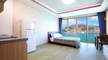 Yeosu Janggun Island Pension