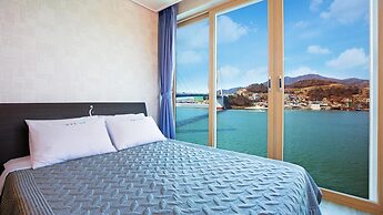 Yeosu Janggun Island Pension