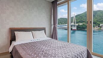 Yeosu Janggun Island Pension