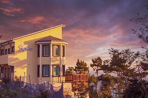 Yeosu Badawadeungdae Pension