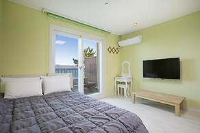 Yeosu Badawadeungdae Pension