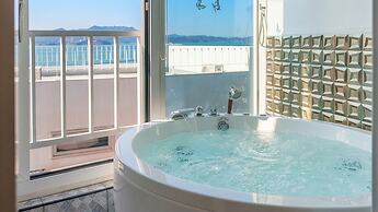 Yeosu Yegreena Spa Pension