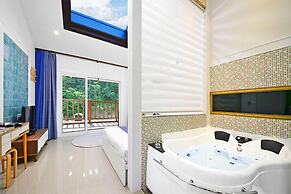 Gyeongju Green Valley Spa Pension