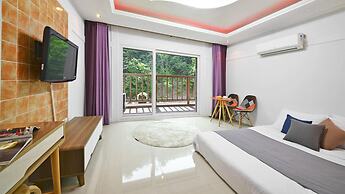 Gyeongju Green Valley Spa Pension