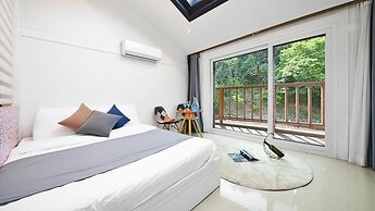 Gyeongju Green Valley Spa Pension