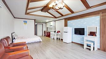 Namhae Mongdol Beach Pension