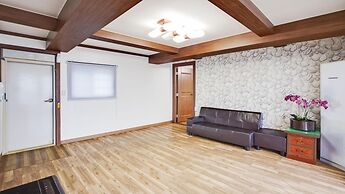 Namhae Mongdol Beach Pension