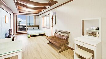 Namhae Mongdol Beach Pension