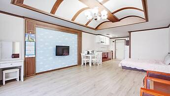 Namhae Mongdol Beach Pension