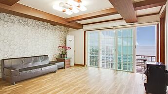 Namhae Mongdol Beach Pension