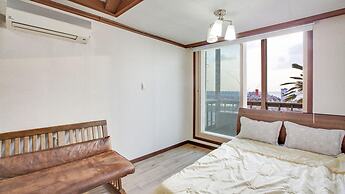 Namhae Mongdol Beach Pension