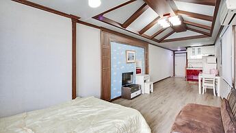 Namhae Mongdol Beach Pension