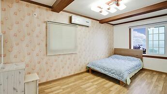 Namhae Mongdol Beach Pension