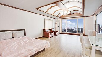 Namhae Mongdol Beach Pension