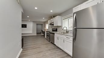 Stylish 3BR 3BA Colonial House by Cozysuites