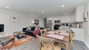 Stylish 3BR 3BA Colonial House by Cozysuites