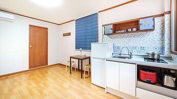 Namhae Dalddenuenbada Pension