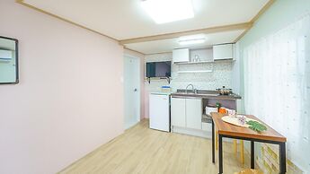 Namhae Dalddenuenbada Pension