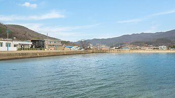 Namhae Dalddenuenbada Pension