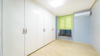 Namhae Dalddenuenbada Pension