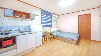 Namhae Dalddenuenbada Pension