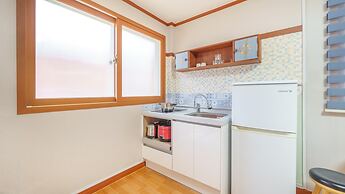 Namhae Dalddenuenbada Pension