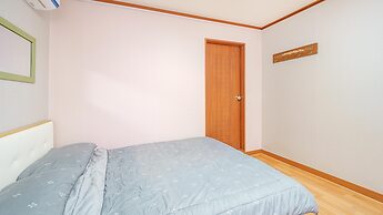 Namhae Dalddenuenbada Pension