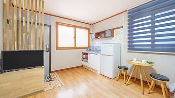 Namhae Dalddenuenbada Pension