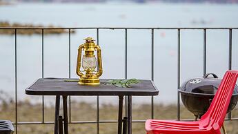 Namhae Dalddenuenbada Pension