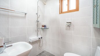 Namhae Dalddenuenbada Pension