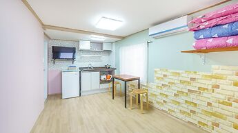 Namhae Dalddenuenbada Pension