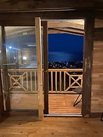 Cedar 1-bed House With Stunning Views