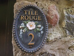 Tile Rouge