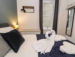Sapphire Suite