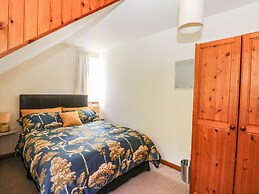 Upper Brackendale