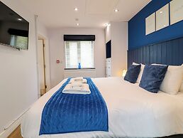 The Den, Bank Top Farm