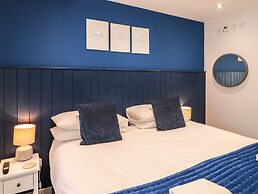 The Den, Bank Top Farm