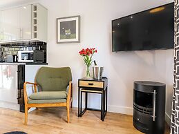 The Den, Bank Top Farm